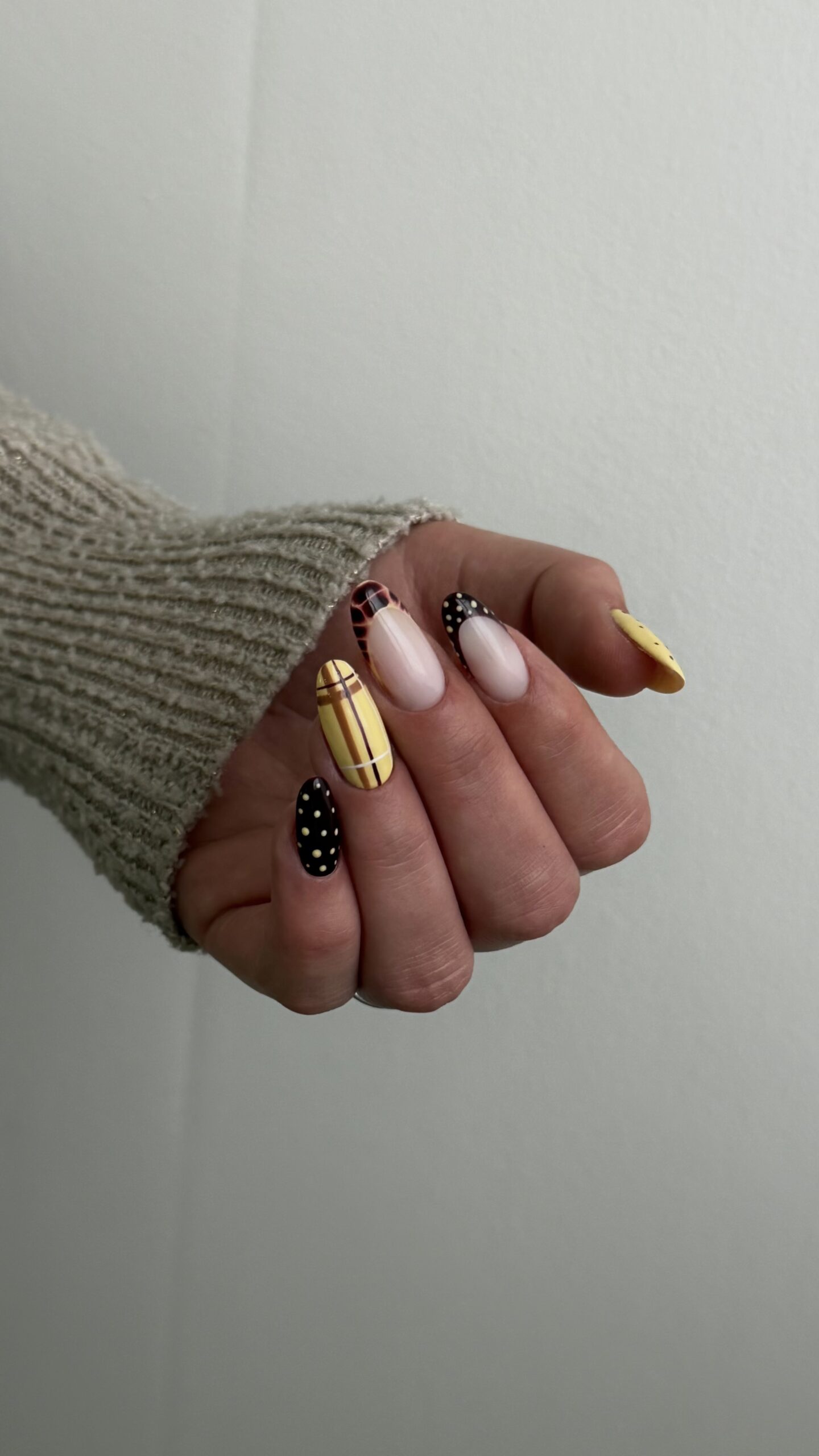 Facetune_13-02-2026-17-19-11